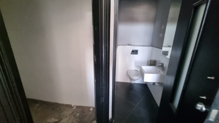 To Let Commercial Property for Rent in Woodstock Western Cape